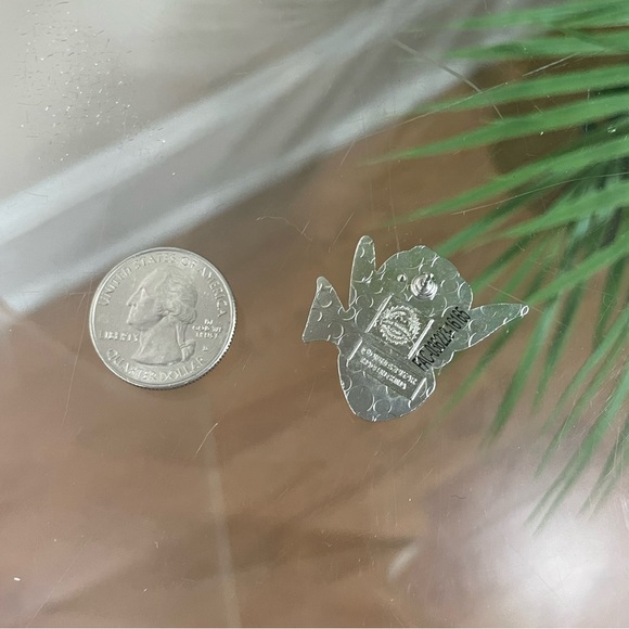 Finding Nemo Dory enamel pin Disney fish ocean aquarium the little mermaid - Picture 5 of 5